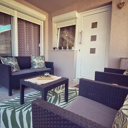 Apartment Adriana Near The Airport And The Beach Kastela Exterior photo