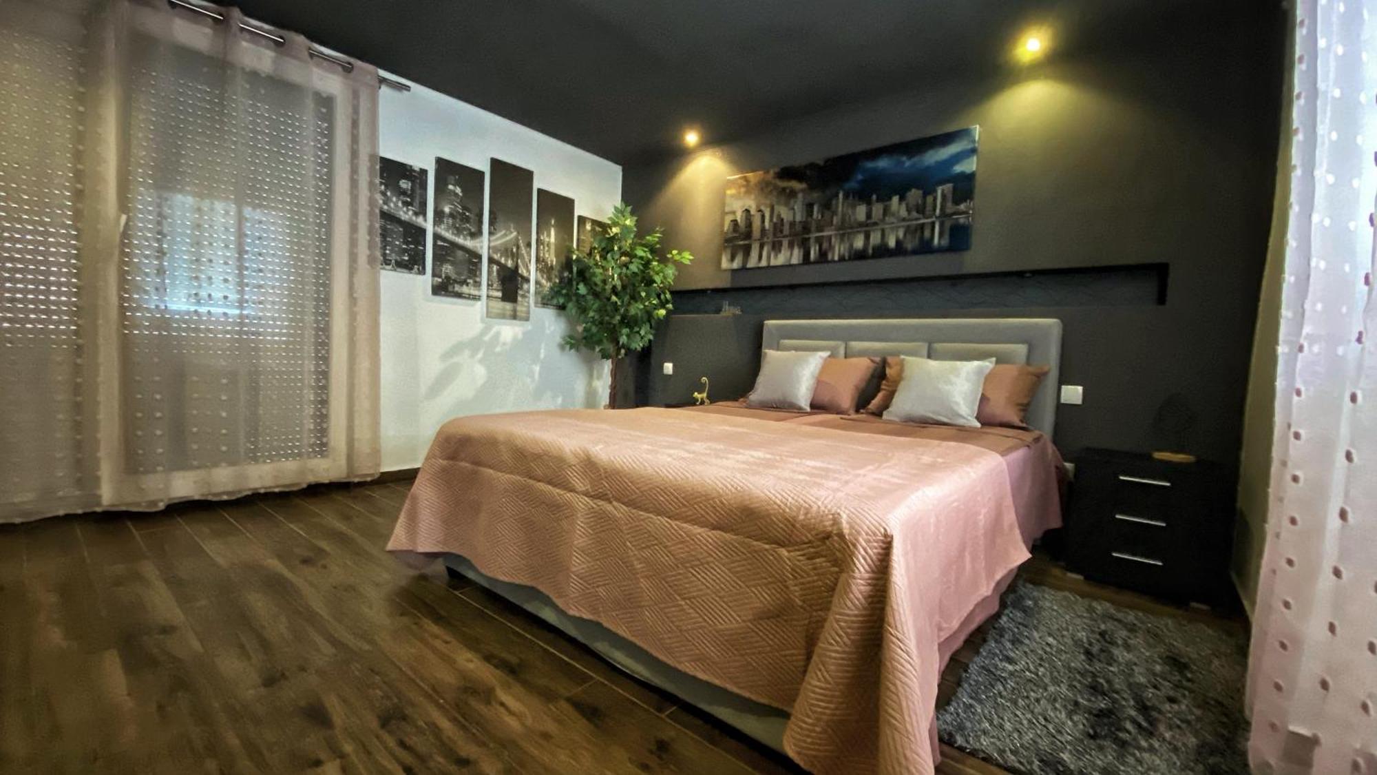 Apartment Adriana Near The Airport And The Kastela