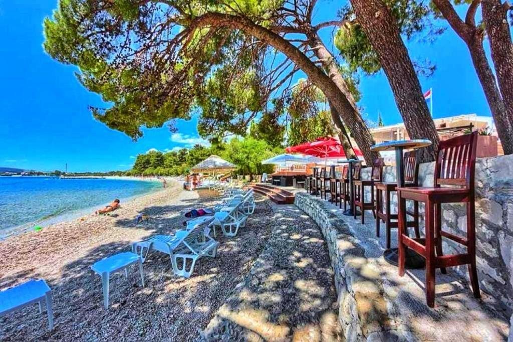 Apartman Adriana Near The Airport And The