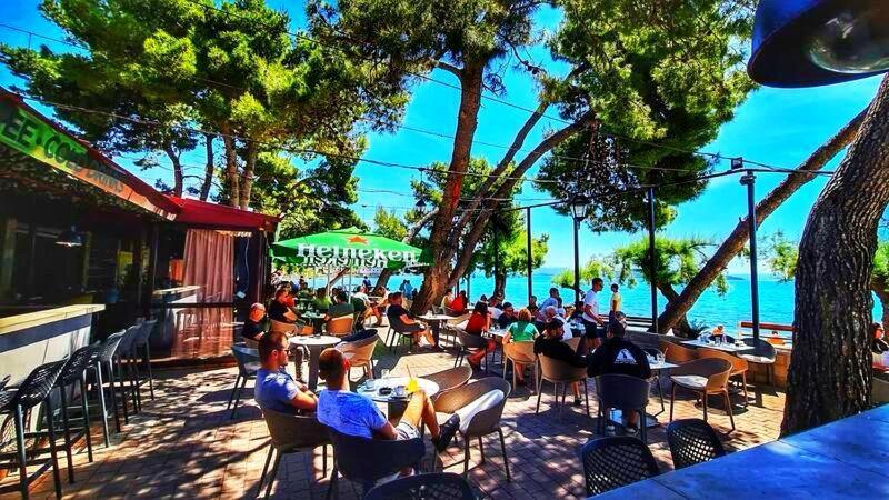 Adriana Near The Airport And The Apartment Kastela